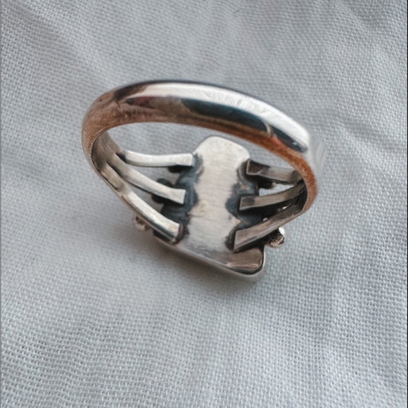 Vintage size 8 Navajo turquoise ring - Picture 3 of 4